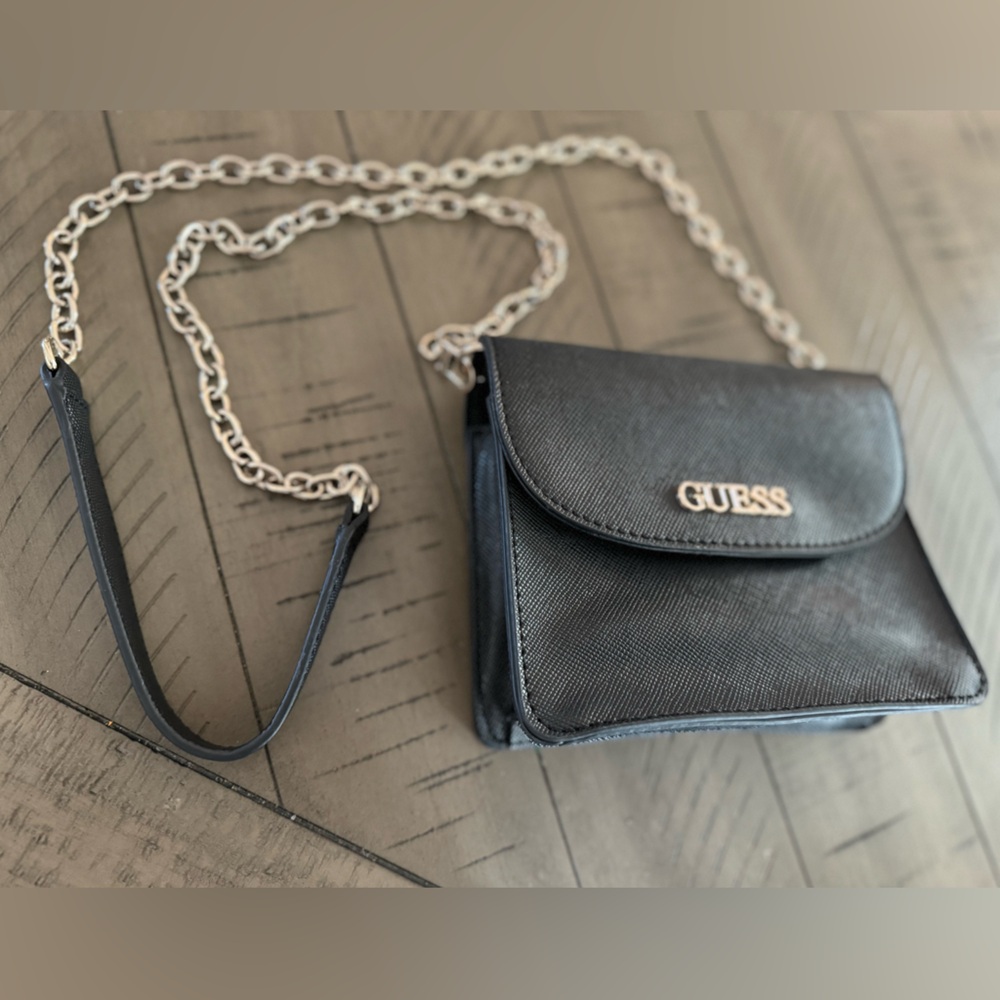 Guess Black Chain Strap Crossbody Purse - Excellent Condition